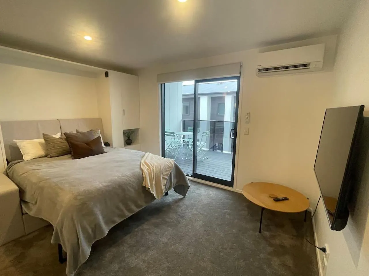 Lovely And Central Studio Christchurch Apartment